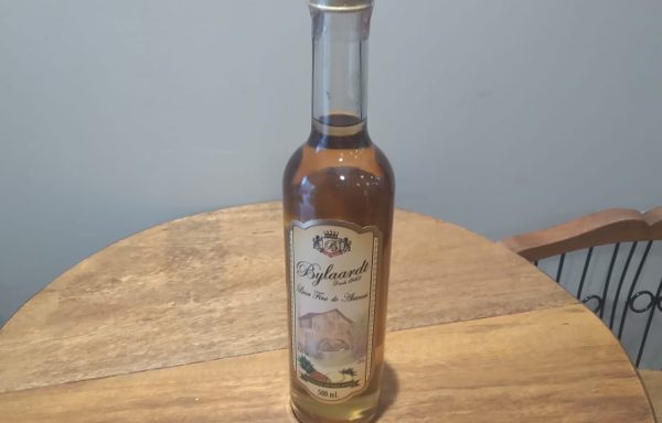 Licor fino de Abacaxi Bylaardt